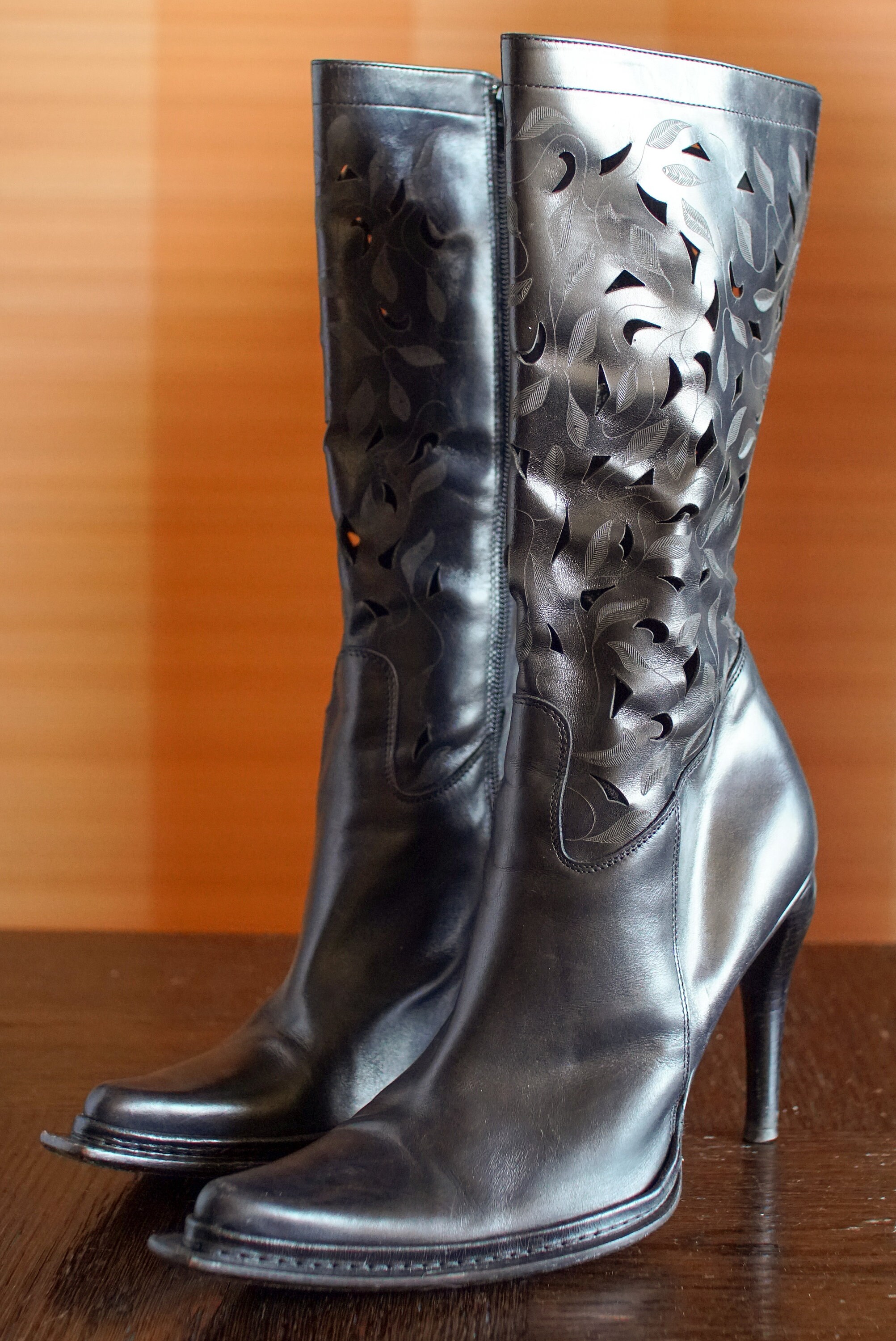 high heeled cowgirl boots