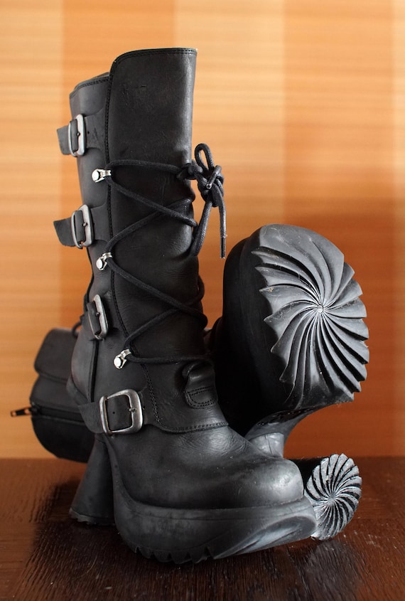 grunge platform boots