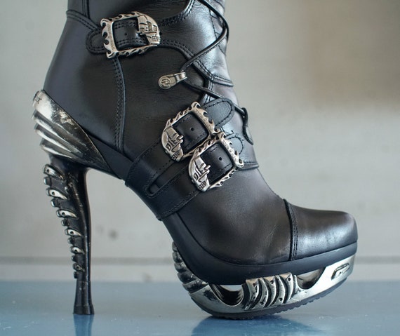 outstanding New Rock high platform boots buckles G