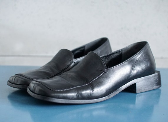 Unique vintage low heel Japanese school loafers f… - image 1