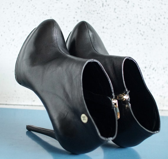 hidden platform trainers
