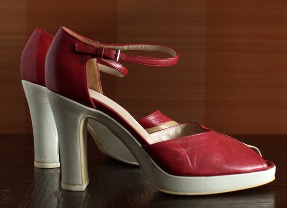 HUGO BOSS vintage platform peep toe sandals mary … - image 5
