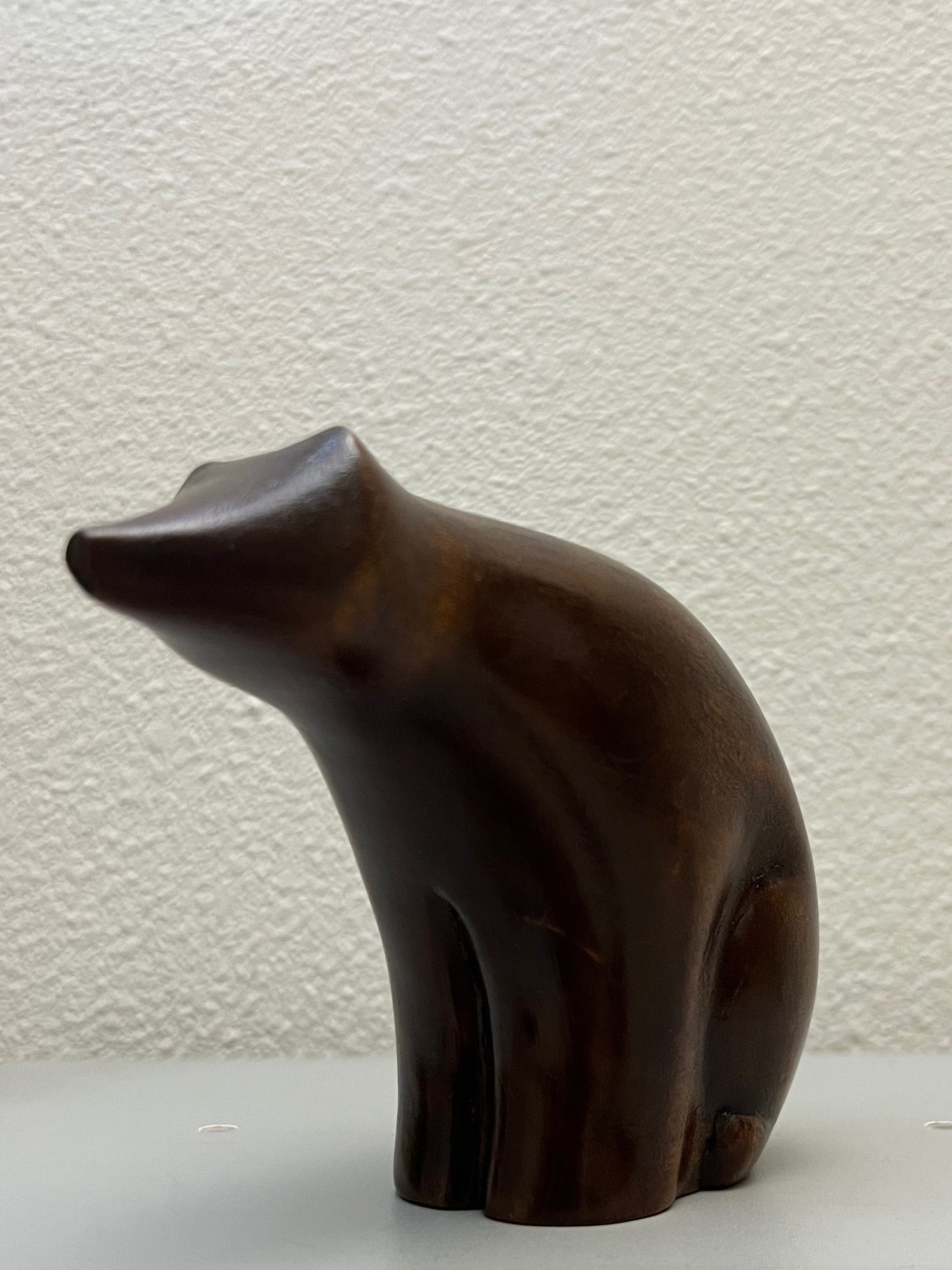 Figurine en bois grizzly détaillée de 15,2 cm sur socle - 172381 –  Specialty Decor by Sunland Home