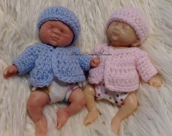 Clothes for a 7 inch silicone baby doll