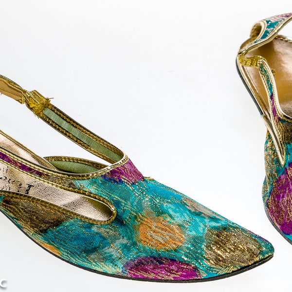 Vintage 60's Peachtree Originals Gold Metallic Multi Color Brocade Low Heel Cut Out Pump 8.5