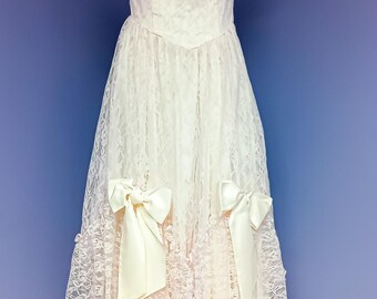 Pretty Pale Pink Vintage 80&#39;s Strapless Floral Lace Overlay Ruffled Zig Zag Hem Prom/Wedding Formal Gown 11