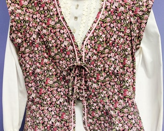 Gilet preppy Vintage anni '80 Ladies Black/Rose Floral Print Gilet peplo frontale con lacci Lg