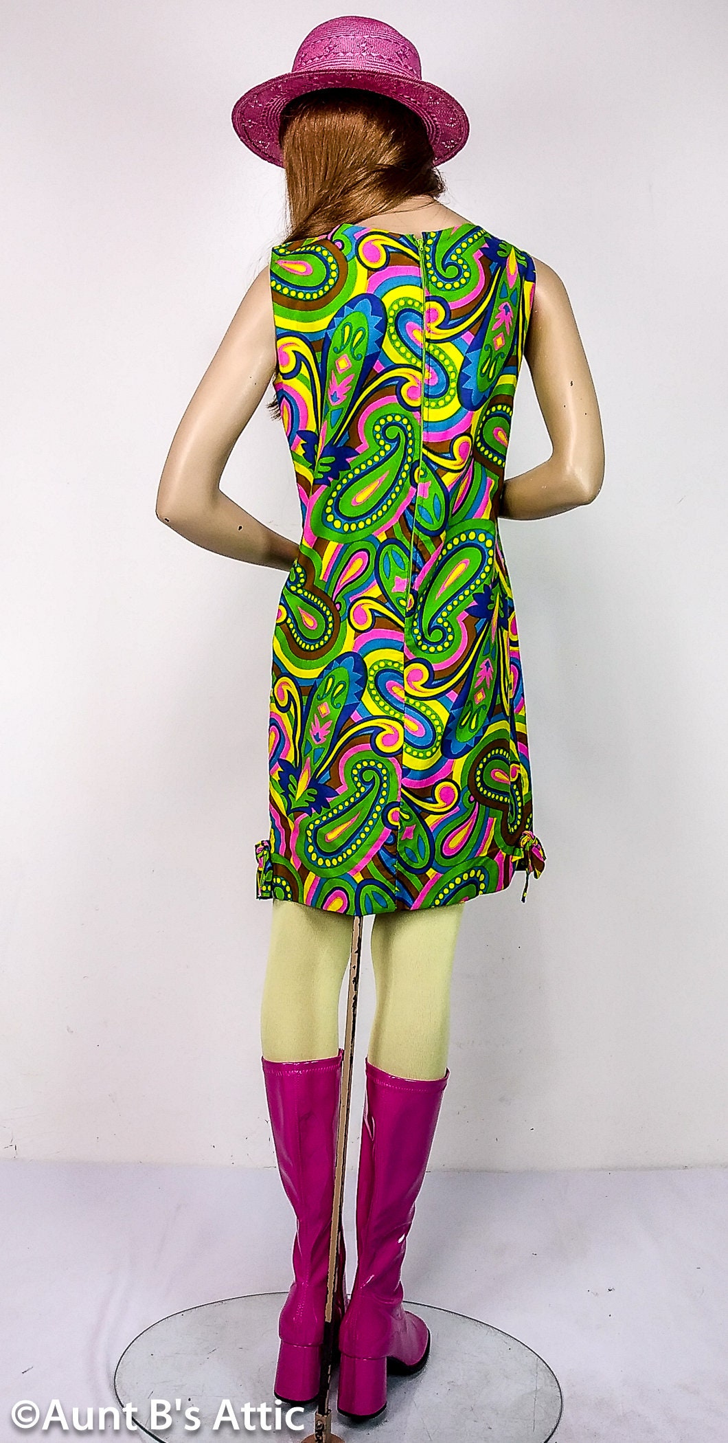 ワンピース 60s VINTAGE Paisley Design Dress Vintage 1960s Silky Paisley Print Maxi Dress With Sparkling