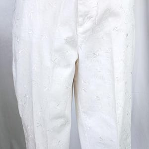 Capri Pants Ladies Vintage 90's Bill Blass White Embroidered Floral Pattern Pants Size 12
