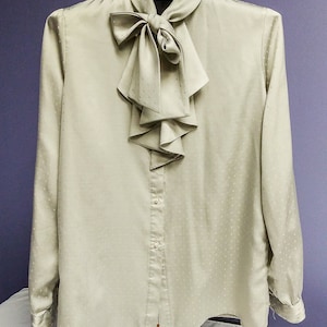 Vintage 70's Levi Strauss Blouse Lt. Gray Long Sleeve Poly Ruffled Front W/ Tie Vintage Size 14
