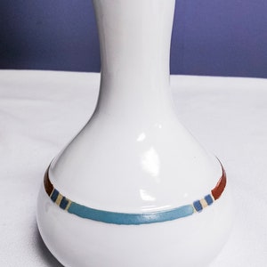 Wazon na kwiaty/pąki Vintage 80-90 Dansk International Designs Mesa White Sands Ceramic Vase Made In Portugal