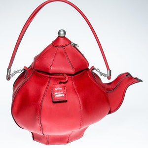 Vintage Pylones Red Teapot Shaped Novelty Handbag W/ Shoulder