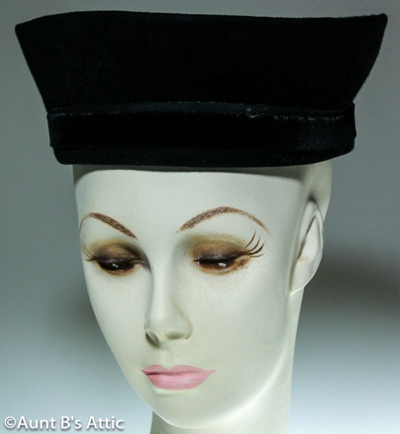 Rare Vintage 40's Noir Tilt Hat Black Felt Brimle… - image 3