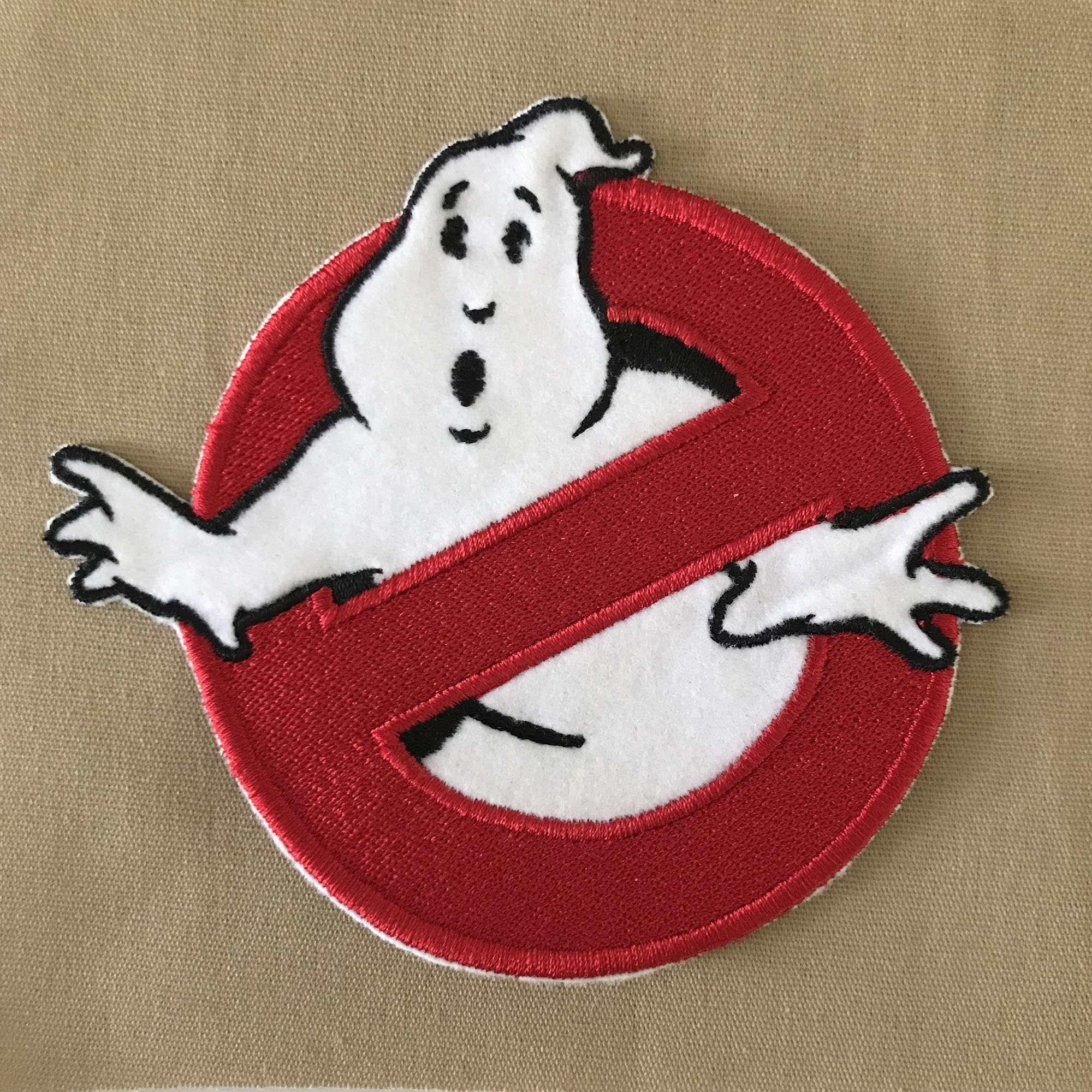Toppa No Ghost con logo Ghostbusters Glow-in-the-Dark -  Italia