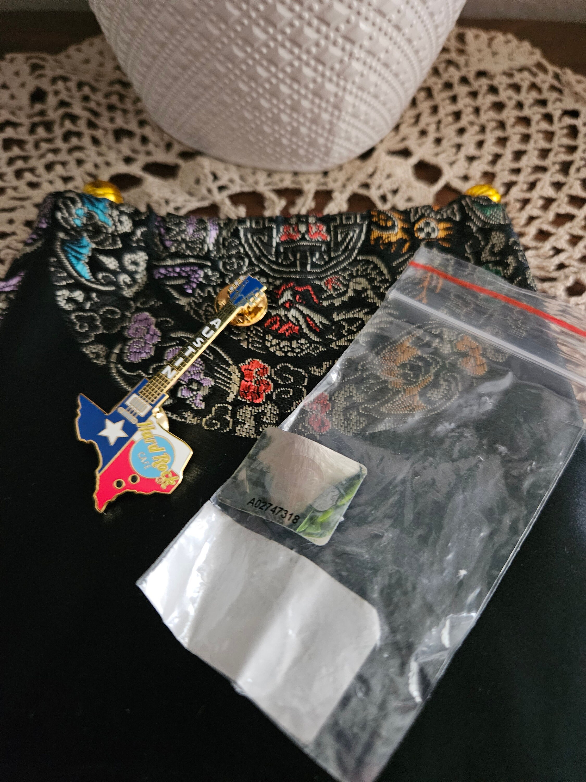 Vintage Hard Rock Cafe Austin, Texas, Guitar Pin Austin, Texas, Hard