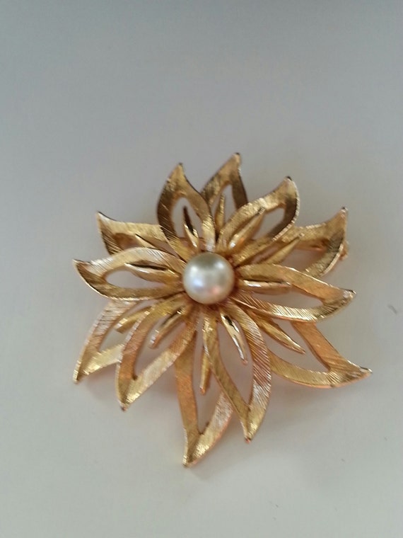 Lisner Brooch - Lisner Jewelry - Vintage Lisner B… - image 2