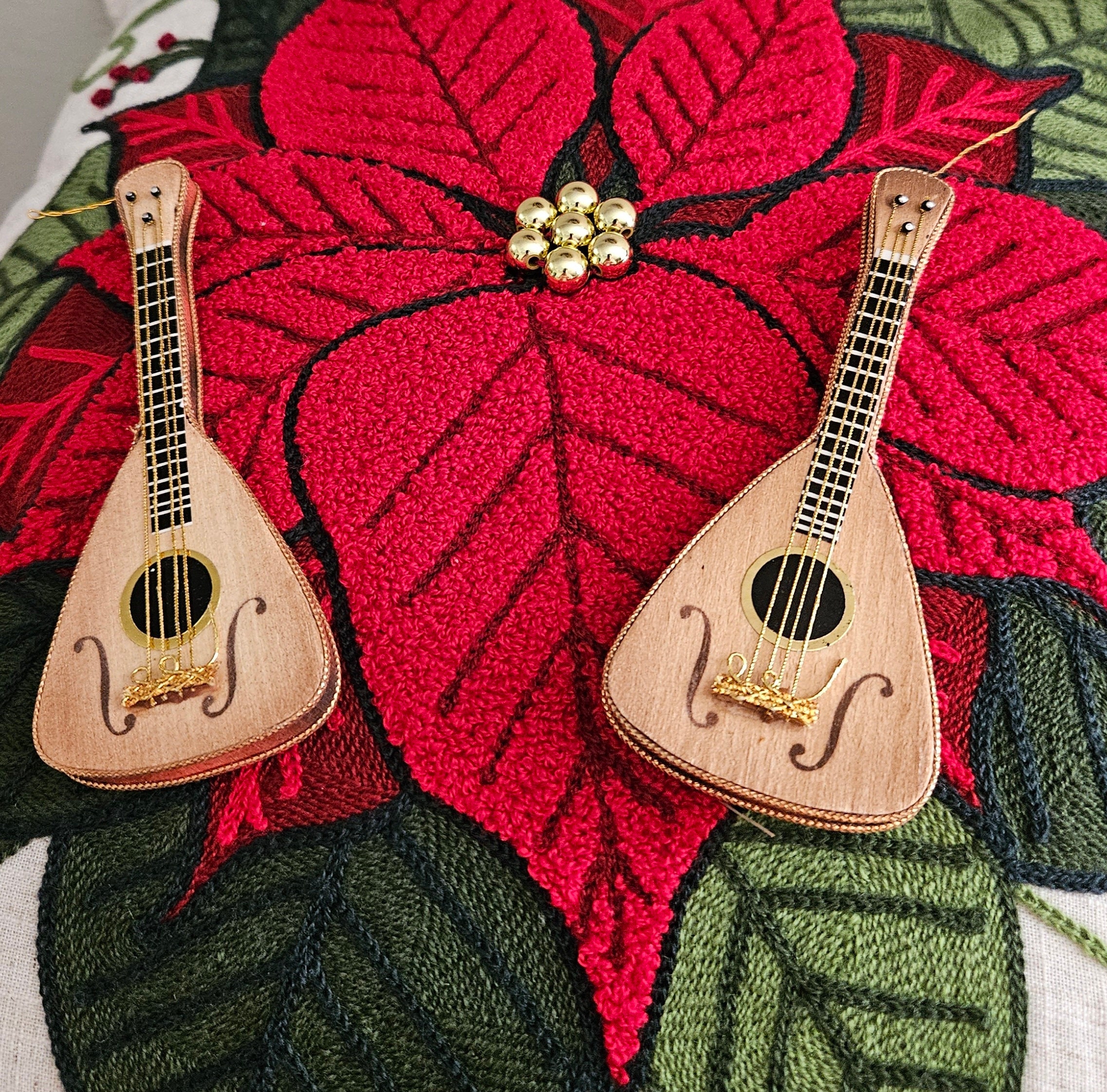 Vintage Mandolin Wood Hanging Ornaments Musical Holiday Tree Ornaments Gifts for Musicians