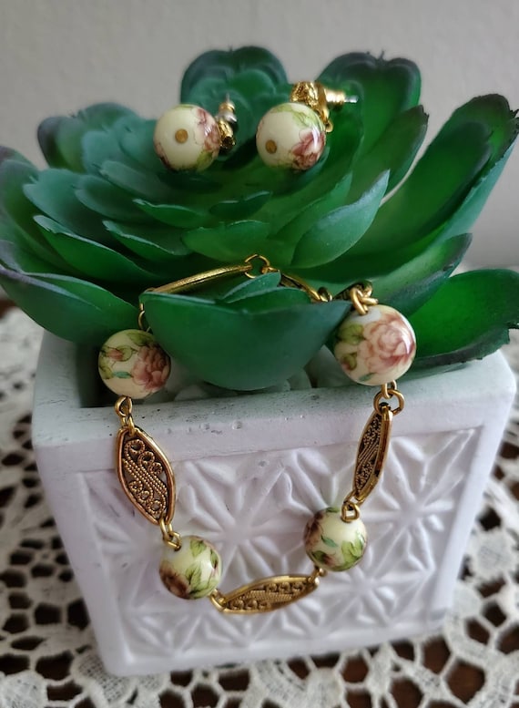 Vintage Creamy Rose Bracelet and Earrings Set - 19