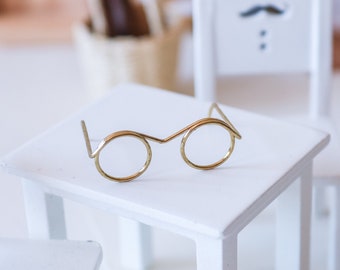Kleine Brille für Wichtel Zubehör Wichtelhaus Wichteltür - Zeitung lesen