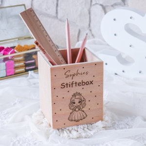 Stiftehalter Holz Schreibtisch personalisierbar mit Name Motiv Stiftebox Geschenk Einschulung Bild 4