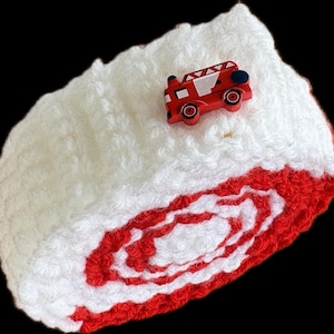 Fita de isolamento para pequenos bombeiros, fita em formato de caracol com um pequeno caminhão de bombeiros.