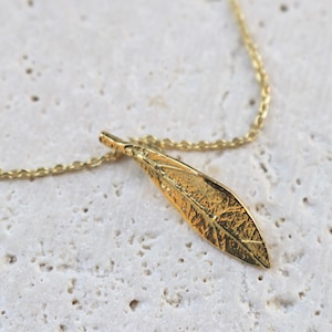 Collana in oro 14K con foglia d&#39;ulivo della dea greca - Made in Greece