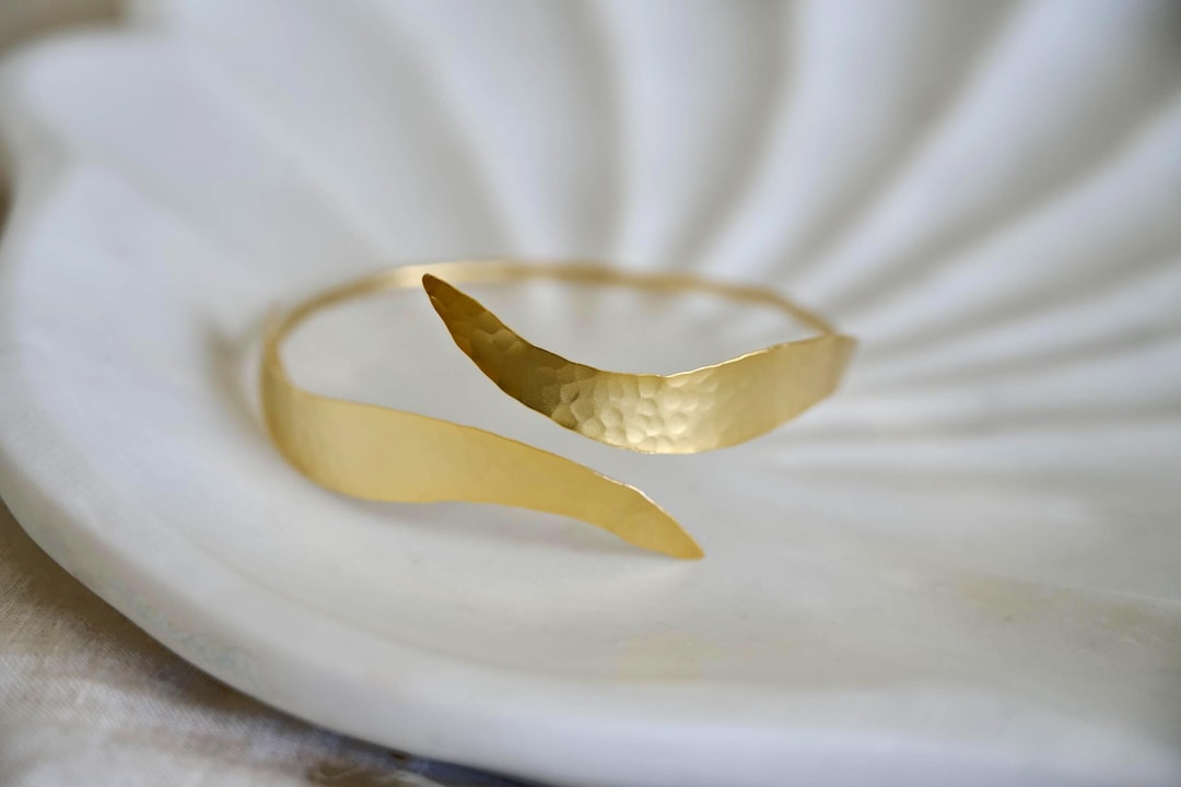 Hammered Gold Olive Leaf Upper Arm Cuff – Greek Goddess Inspired Bronze ...