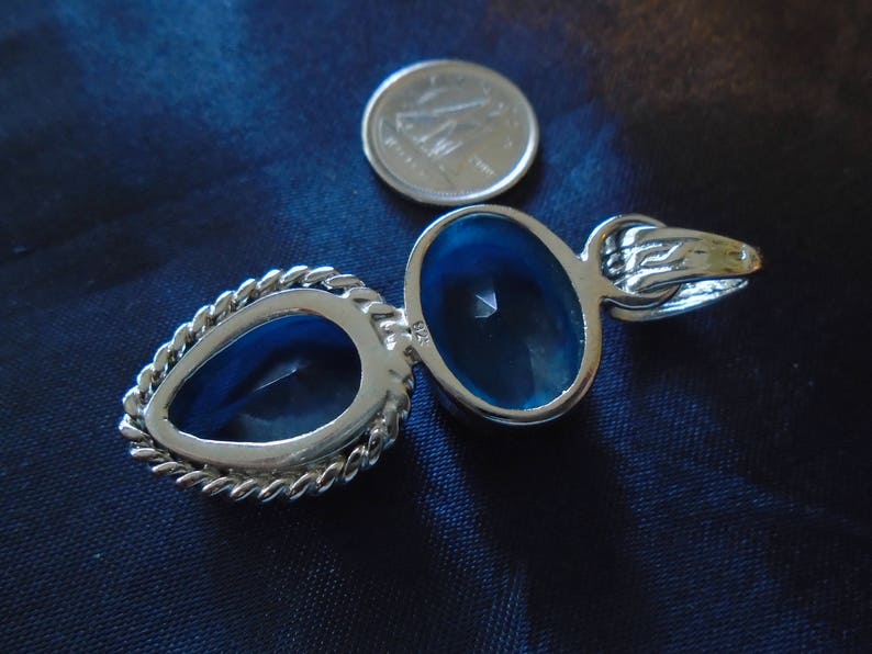 See Descriptions Below LOT 9 \u2013 5 Vintage Items 2 Pair of Earrings 1 Ring \u2013 1 Pendant \u2013 1 Necklace