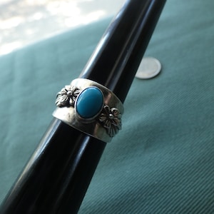 Carol Felley Southwestern Oval Turquoise Cabochon Flower and Leaves Ring