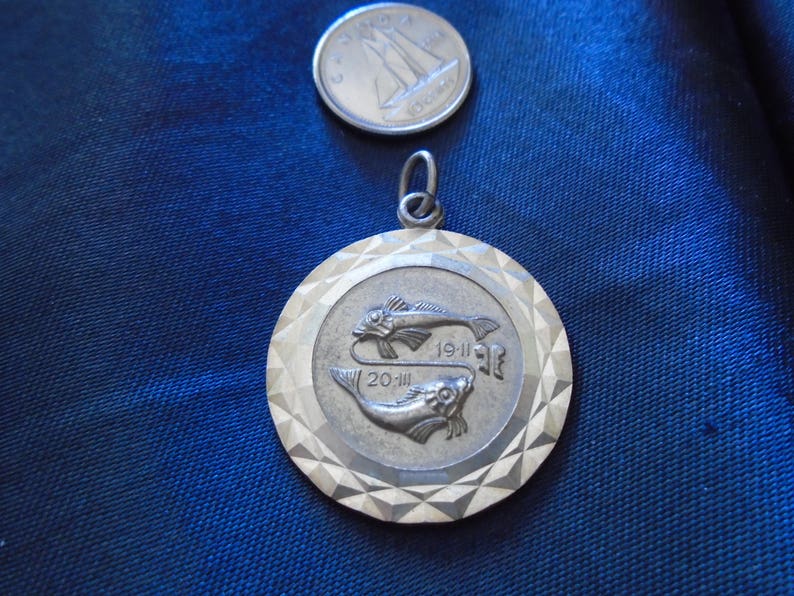 Esteruna Pisces Fish Zodiac 6.8g Sterling Silver Pendant