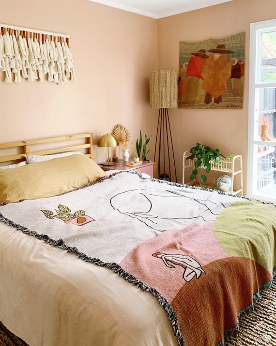Feminist Home Decor Large Woven Throw Blanket Living Room Bedroom Dorm Modern Women Silhouettes Sisters Gift