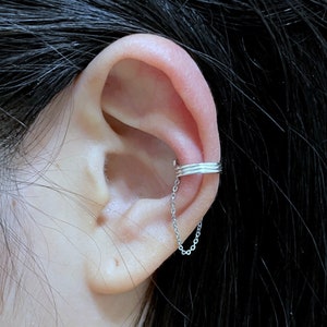 92)No Piercing Triple Bands With Chain Dangle Ear Cuff.Minimalist Cartilage Ear cuff.