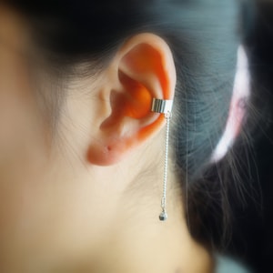132)No Piercing Ear Cuff With Chain And Swarovski Bead.Minimalist Earring.