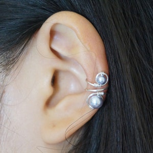 70) Kein Piercing Lovely Pearls Ear Cuff. Minimalistische Ohrmanschette