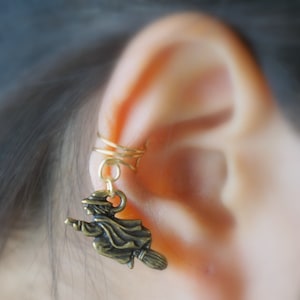 52)No piercing Witch Ear Cuff for Halloween. Minimalist ear cuff