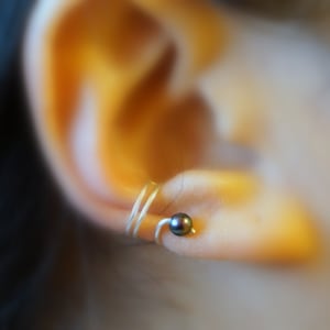 105)Minimalist ear cuff. No piercing Dainty Simple Pearl Ear Cuff