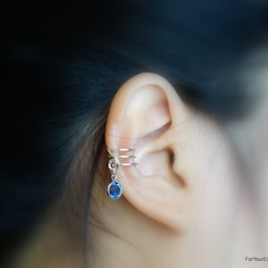 131) Keine Piercing Drei Bänder Mit Baumeln Swarovski Birthstone Ear Cuff. Minimalistische Ohrmanschette.