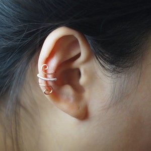 64) Geen piercing Swirl Wrap Ear Cuff - Koperkleur. Fake Ear Cuff. Minimalistische oormanchet
