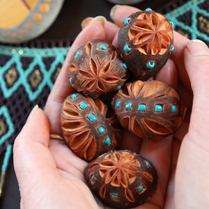 Share the abundance.:.5 carved avocado seeds gifts turquoise beads/love friendship talismans//altar//gifts//avocado art/lucky charms