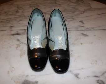 Vintage Life Stride Black Pumps Size 5.5