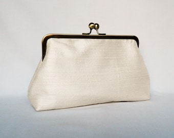 Bolso clutch nupcial, bolso clutch de seda marfil perla, bolso clutch de boda, clutch de seda marfil, clutch de damas de honor, clutch nupcial hecho a mano