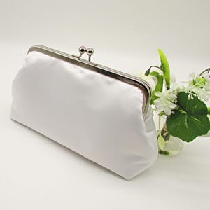 White Satin Bridal Clutch – Handmade Wedding Purse for Bride, Elegant Satin Clutch Bag, Classic Bridal Accessory, Evening Clutch Purse