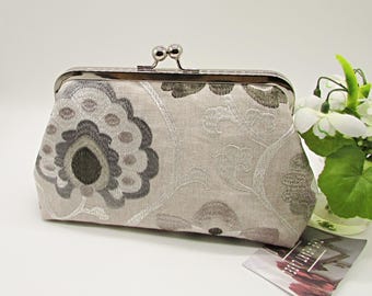 Embroidered Clutch Bag: Handmade Wedding Purse with Kiss Lock