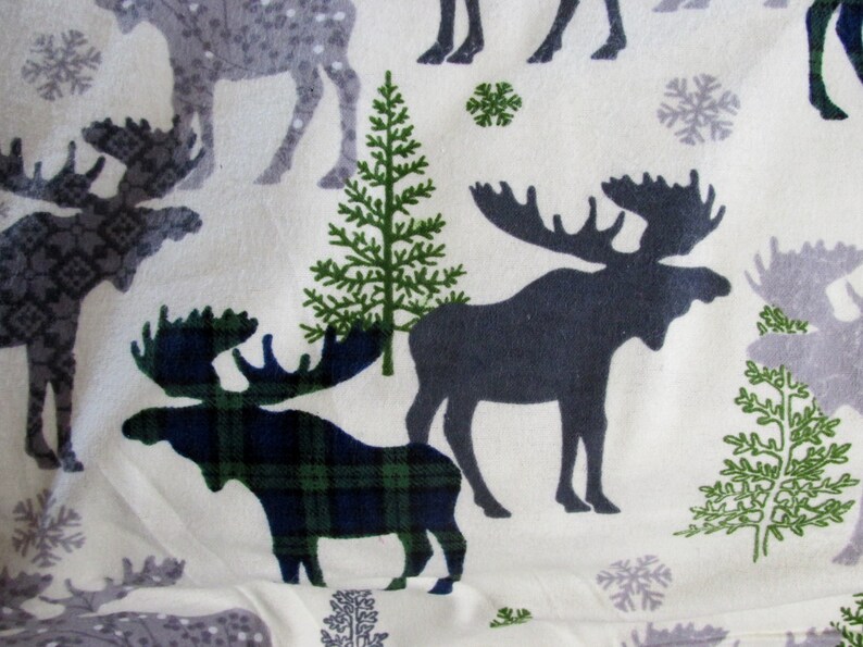 Hannahs Homestead2 Baby Gift Extra-Large Receiving Blanket Moose /& Trees with Blue and Green Plaid Design Flannel Baby Crib Blanket