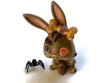 OOAK LPS Zombie Rabbit,Repainted Littliest Pet Shop Rabbit 2004,Horror Dolls,Zombie Toys,Hasbro