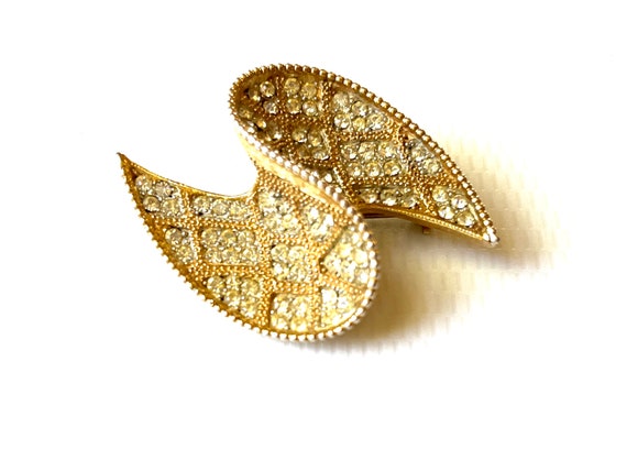 Kramer Vintage Brooch/Pin, Rhinestones & Gold Ton… - image 1