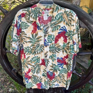 Vintage 1990s Hawaiian Men&#39;s XL/Extra Large Shirt, Hilo Hattie Made in Hawaii, Cotton/Rayon, Beige, Green Philodendron Leaves, Red Flowers