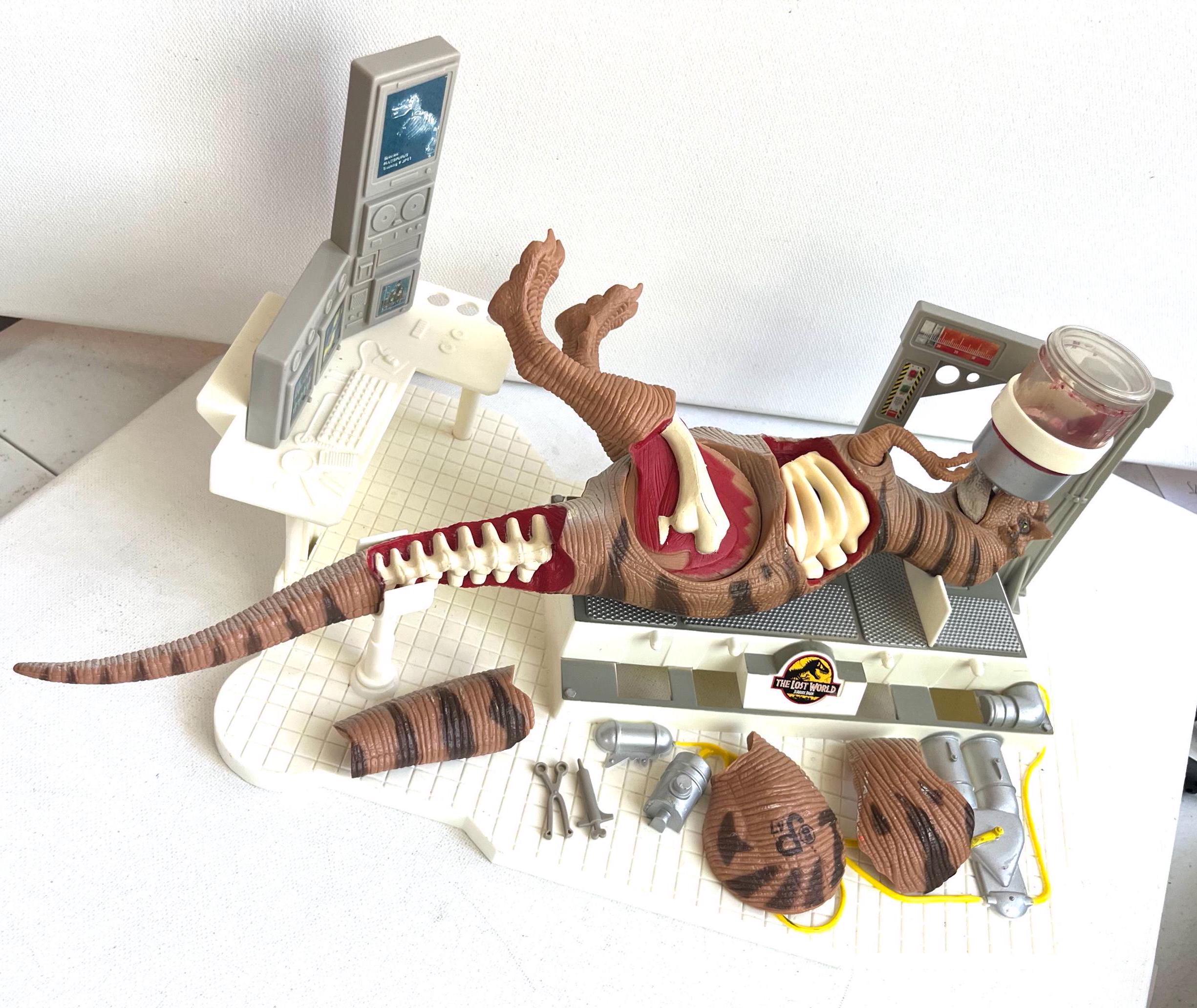 Vintage Jurassic Park the Lost World Dino Damage Medical Center