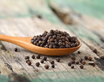 Whole Black Pepper -   Piper nigrum - Black Peppercorn