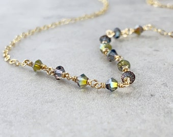 Collar celestial de oro y cristal gris. Joyas delicadas con capas. Collar de cadena de oro minimalista para uso diario. Collar de constelación diminuta.